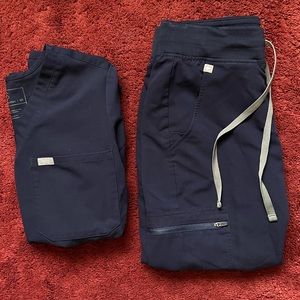 FIGS Navy Catarina Top (XS) & Zamora Jogger Pants (XS, petite) Scrub Set